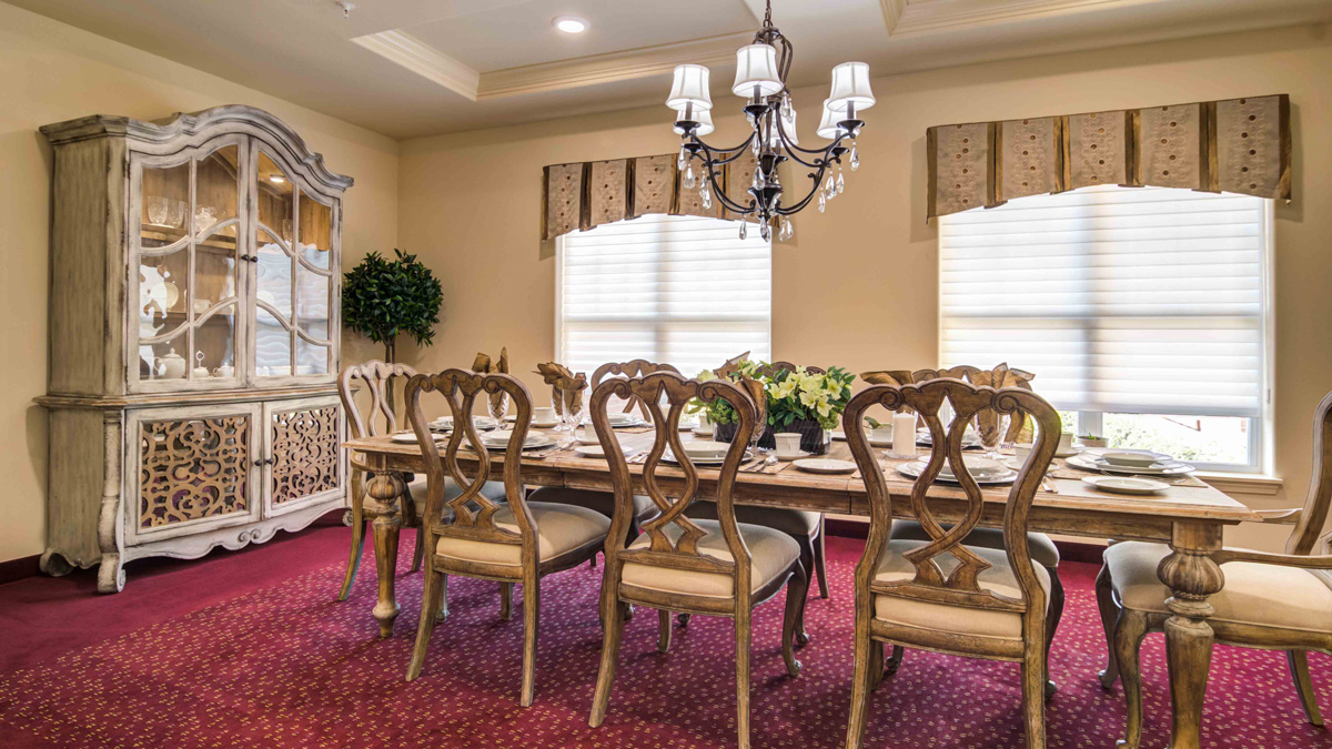 The dining room at Linwood Estates